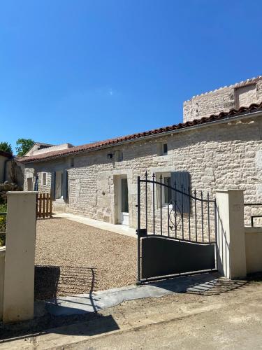 Photo de la galerie de l'établissement Charmante Maison de Campagne, à La Crèche