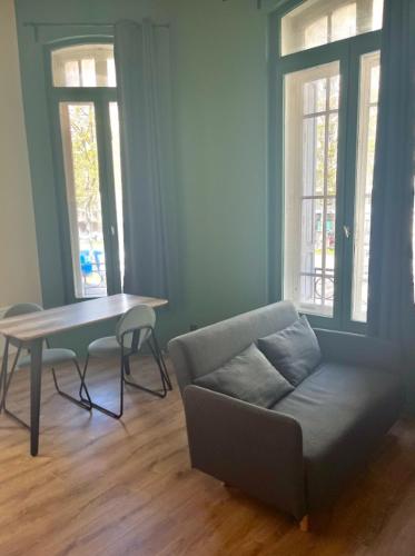 Photo de la galerie de l'établissement Studio tout confort dans une résidence de charme, à Saint-Étienne