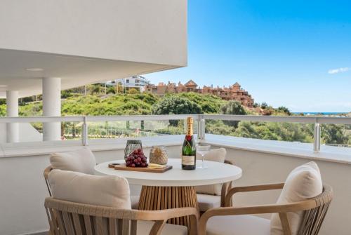 Oceana Breeze Apartment with Pool View