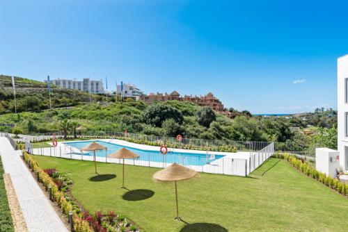 Oceana Breeze Apartment with Pool View