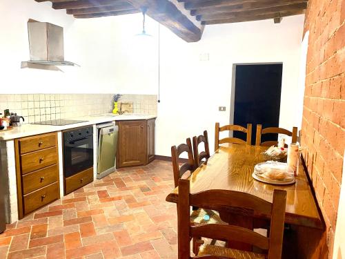 Kuchyňa alebo kuchynka v ubytovaní Casa di Viola