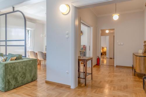 Unbeatable Acropolis Elegant 2-Bedroom Apartment on Areopagitou