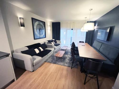 Urban Flat 133 - Ponceau 4 Bedroom Apartment