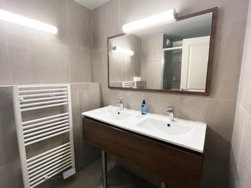 Urban Flat 133 - Ponceau 4 Bedroom Apartment
