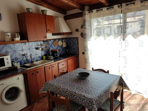 Η κουζίνα ή μικρή κουζίνα στο Casa Frufa