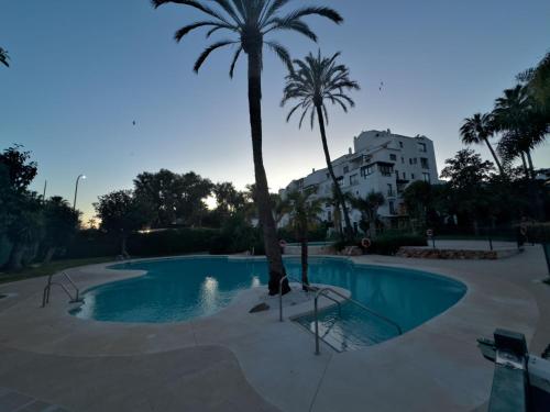 Puerto Banús - Pools & Beach Walk