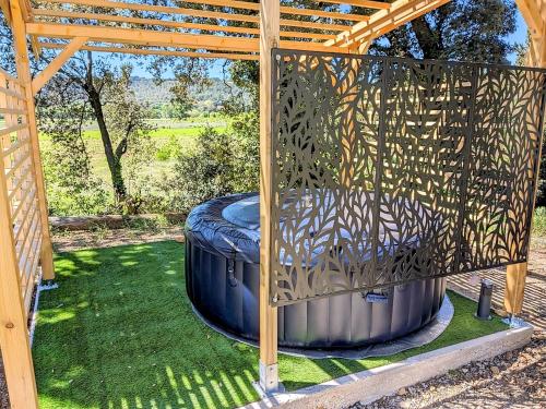 Studio du petit caillou en Drôme provençale , jacuzzi privatif en supplément