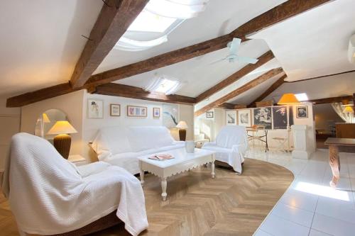 Photo de la galerie de l'établissement Cannes 3-bedroom loft 3 minutes from the city center, à Cannes