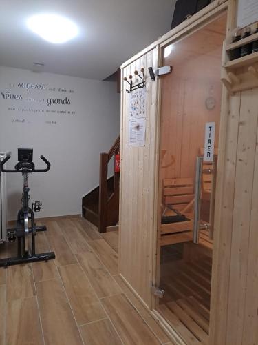 Fitness centrum a/nebo fitness zařízení v ubytování Le Moulin d'Hélène