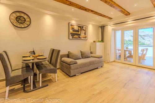 Gallery image of Toncica Sunny terrace with seaview and shaded BBQ area in Metajna
