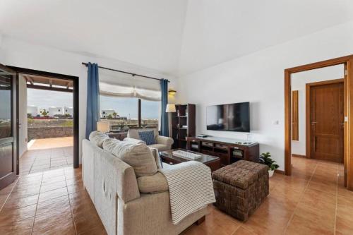 Lanzarote Villa 3 Islands - Pool Heated