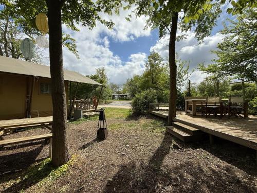 Zahrada ubytování Glampingtent Grou