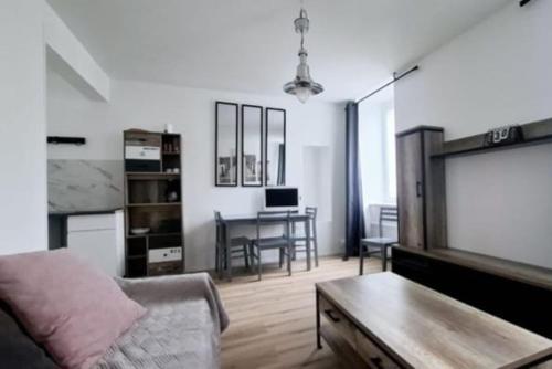 Golden Lion Studio, Beach, Hikes and Guaranteed Rest