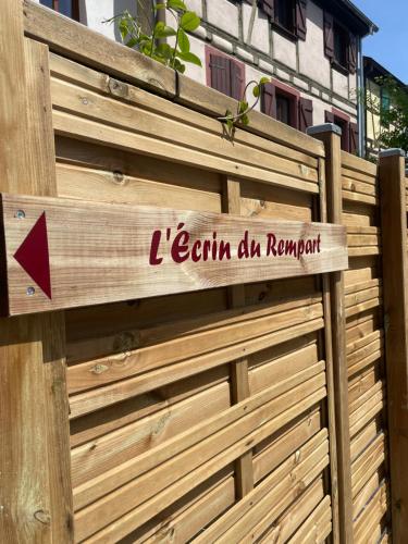 Certifikát, hodnocení, plakát nebo jiný dokument vystavený v ubytování L'Ecrin du Rempart
