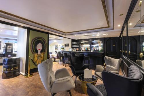 Χώρος καθιστικού στο Hôtel L'Abbaye