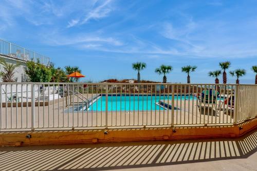 Piscina en o cerca de Ambassador C5