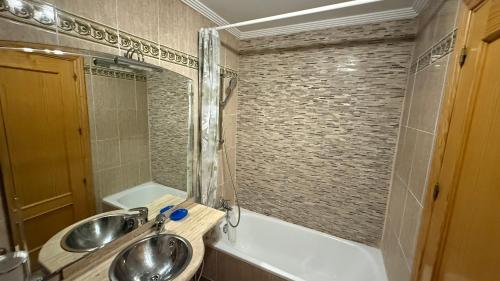Kúpeľňa v ubytovaní Albamar Apartment