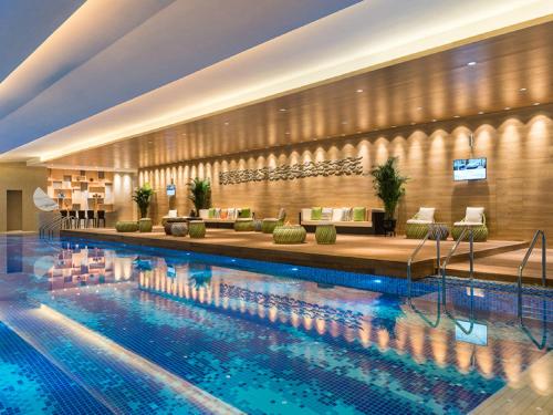 Kolam renang di atau dekat dengan NOVOTEL Jinji Lake Suzhou SIP