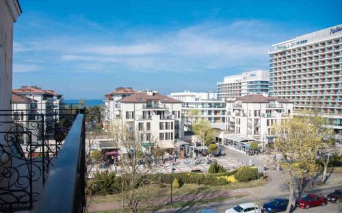 Apartament z widokiem na Morze & Parking Apartment an der Promenade & Garage