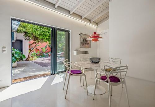 Athens Design Residence
