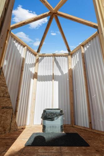 Foto dalla galleria di Southwest Silo Stay- 1 Bedroom Near Zion & Bryce a Cane Beds