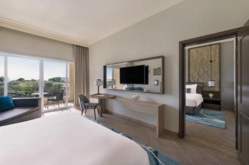 TV/Unterhaltungsangebot in der Unterkunft Fujairah Rotana Resort & Spa - Al Aqah Beach