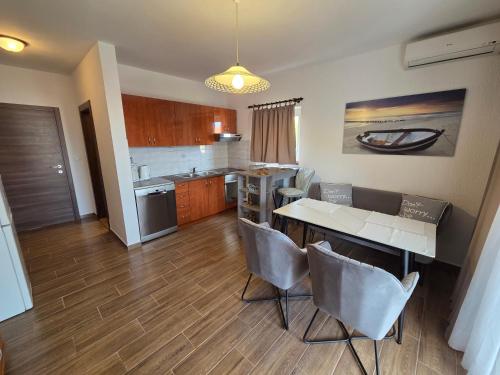 Apartments & Rooms Nensi