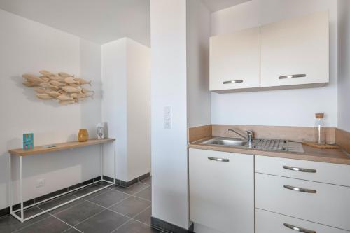 Η κουζίνα ή μικρή κουζίνα στο Bel appartement pour 4 face mer