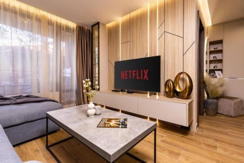 TOP Center apt 'Pemena' FREE Private Parking