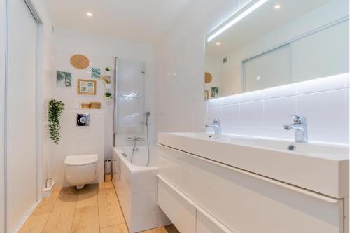 Billede fra billedgalleriet på Appartement cosy 3 chambres avec jardin clos proche de Paris i Saint-Cloud