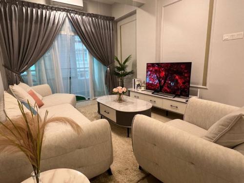 Μια τηλεόραση ή/και κέντρο ψυχαγωγίας στο Luxury! Modern & Spacious 3BR suite - Austin Height 8-12pax