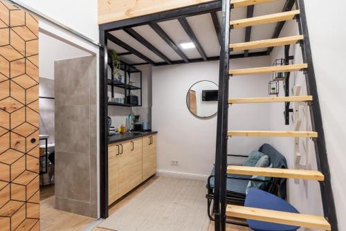 Studio-modern, Heroes' Square,central, quiet