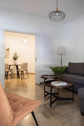 Stylish 1BR Retreat Near Alimos Beach Tram
