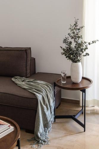 Stylish 1BR Retreat Near Alimos Beach Tram