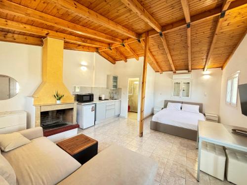 "ATHENS "- SEASIDE STUDIO - Artemida - 2 days minimum