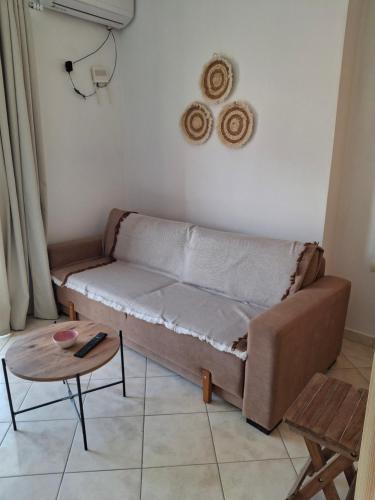 Gallery image of Cozy apartment in city center in Himare