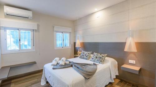 Postel nebo postele na pokoji v ubytování Villa Lourdes Alhaurín de la Torre by Ruralidays