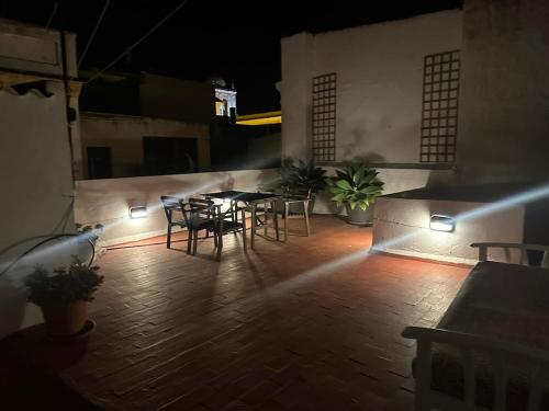 Apartment in old town with roof terrace and fibre, Tarifa