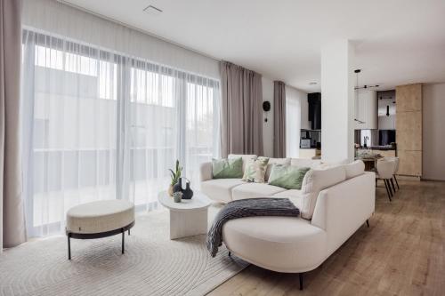 Penthouse with City View and Parking for Two