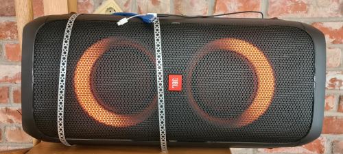 a speaker with the o written on it at Atostogų namas su baseinu, jacuzzi ir pirtimi in Klaipėda
