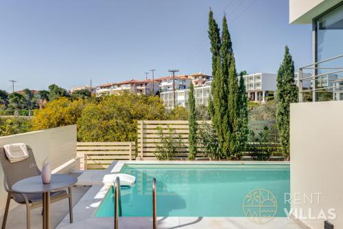 Bazén v ubytování RVG Luxury Houses with private pools in Porto Heli nebo v jeho okolí