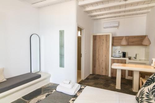 Gallery image of Big Blue Suites & Apartments in Kionia