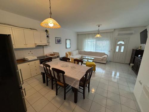 Kuchyň nebo kuchyňský kout v ubytování Takis Apartment