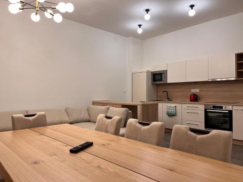 Kuchyň nebo kuchyňský kout v ubytování Pearl Bee Deluxe Suites