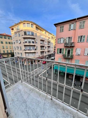 RF109 - Spacieux 4P au cœur de Nice