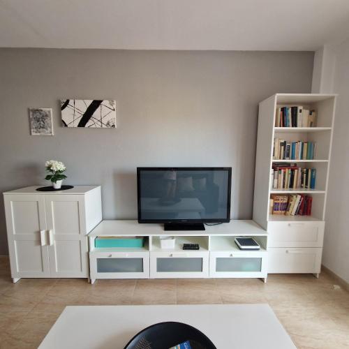 Moderno y renovado apartamento en urbanización Playa Castillo, Denia