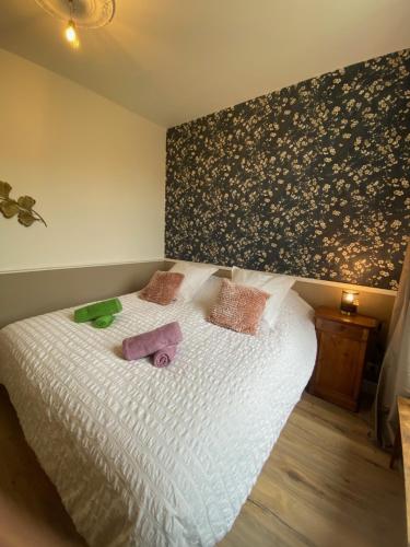 CH2 - MANOIR DU MOULINIER - Campagne - Calme - Petit-déjeûner inclus - Table d'hôte sur réservation - Parking gratuit