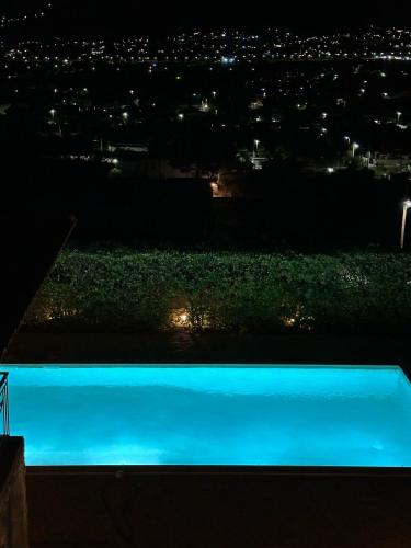 Bazén v ubytování Escape pool villa in Anavissos nebo v jeho okolí