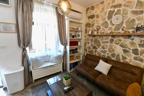 Χώρος καθιστικού στο Madona di Sinj