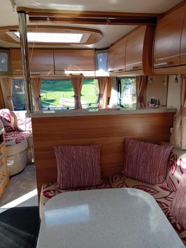 Posezení v ubytování Railway cottage caravan